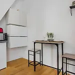 Sevres Cosy Studio